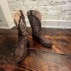 Coconuts by Matisse cowboy boots size 8 faux leather
